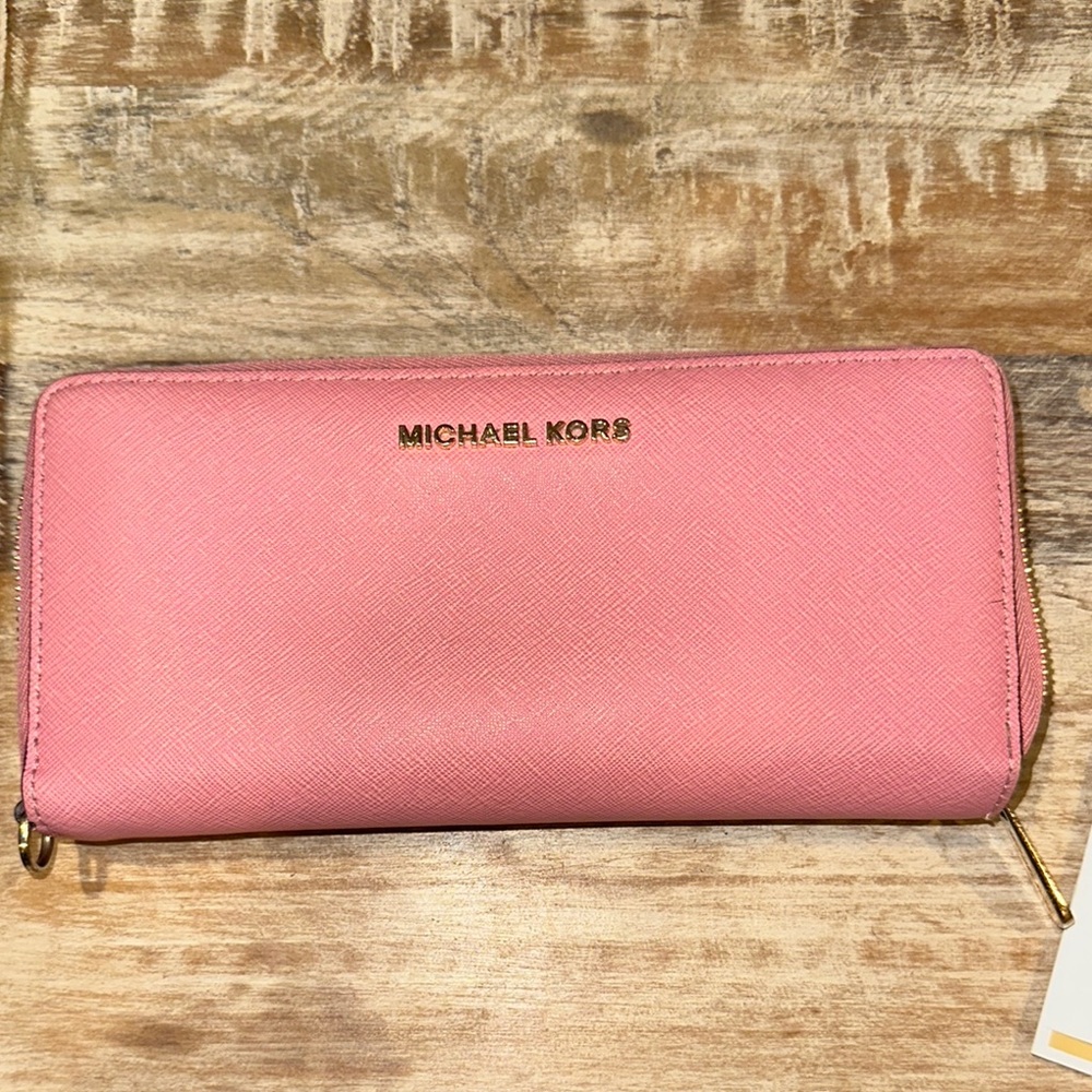 Michael Kors Jet Set Misty Rose Travel Continental Leather wallet